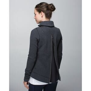 LULULEMON Gray Black Route Jacket Cropped Collared Back Zipper Fleece Size Small
